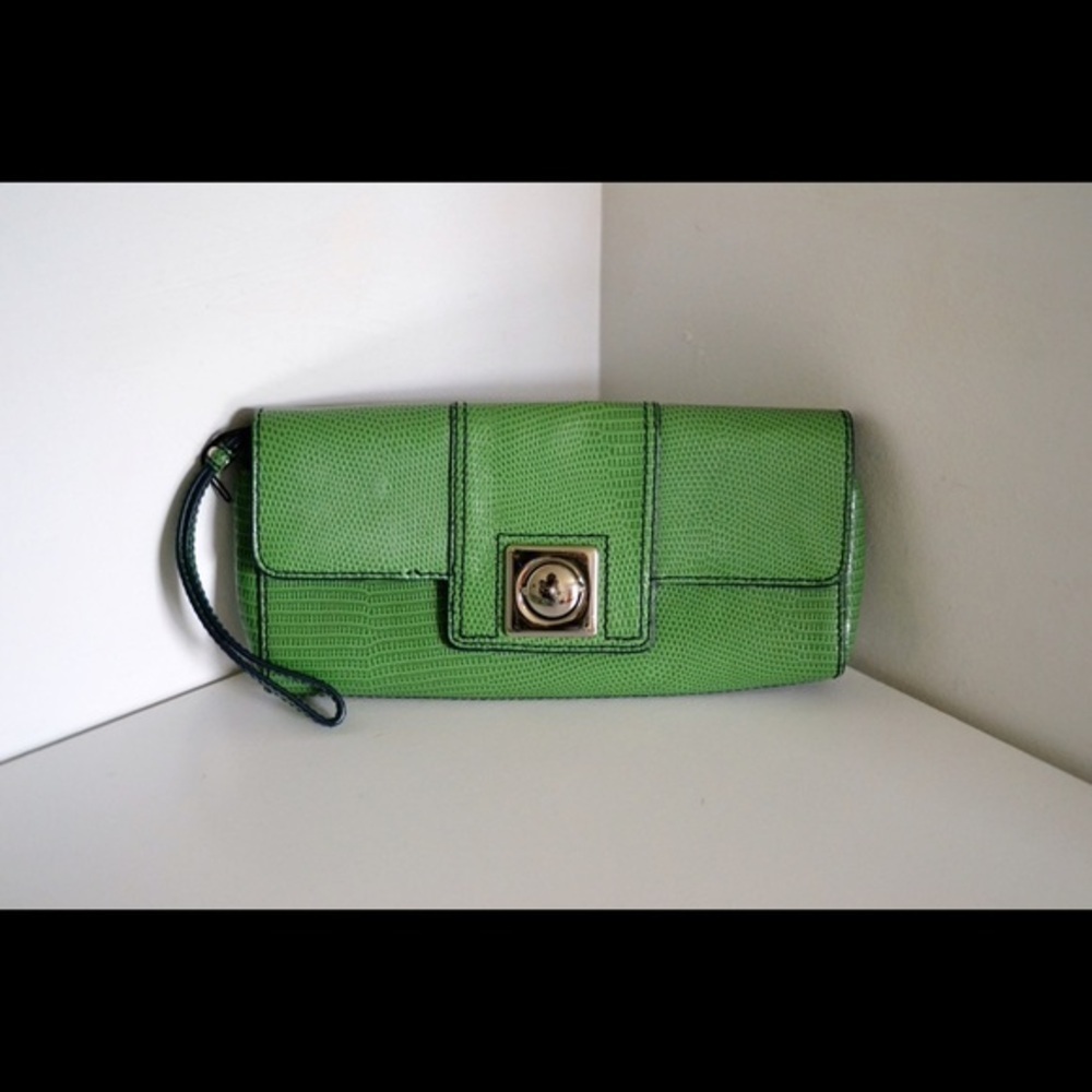 NWOT Banana Republic wrislet/clutch
